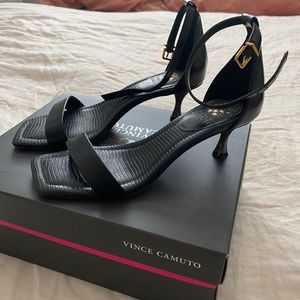 Vince Camuto Vinkely black ankle strap open toe heels size 7